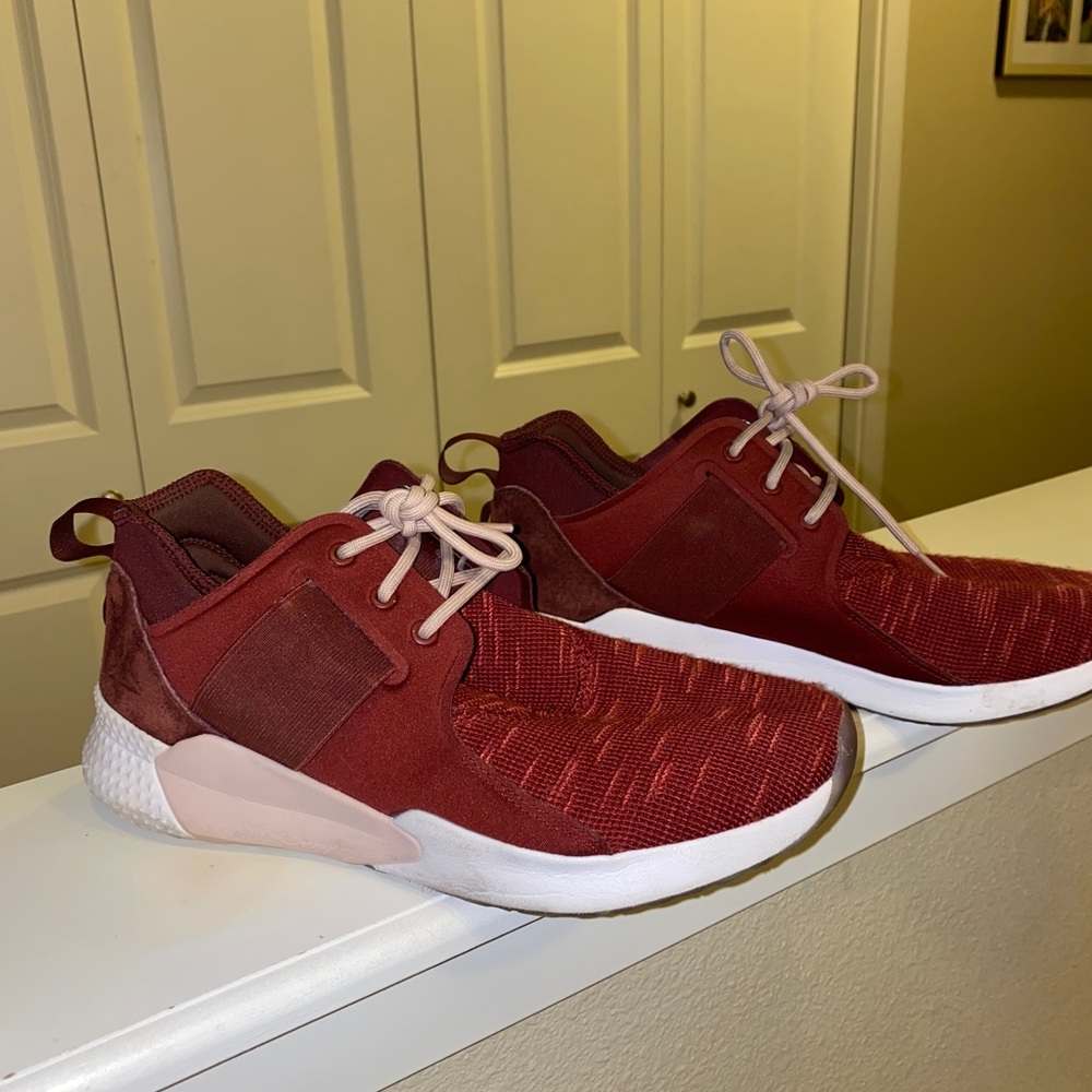 Reebok Sneakers